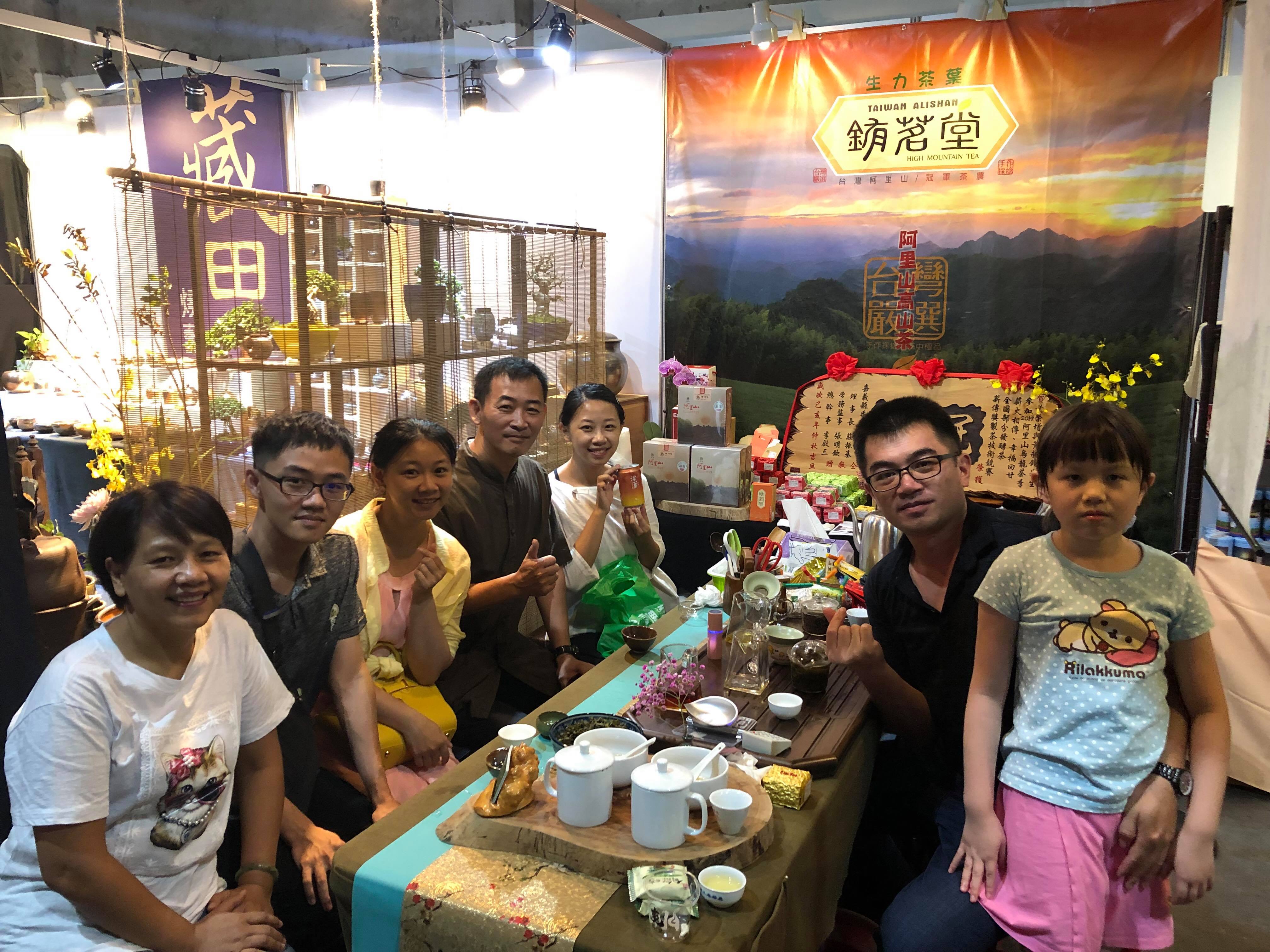 黃昶銪所經營的「銪茗堂」在阿里山公路旁，堅定地守護著台灣茶產業